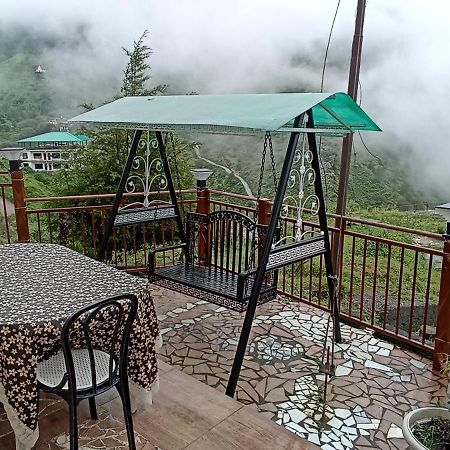 Icebergs Mussoorie - A Boutique Stay And 24 Hrs Roof Top Cafe מראה חיצוני תמונה