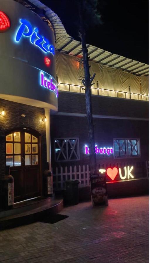 Icebergs Mussoorie - A Boutique Stay And 24 Hrs Roof Top Cafe מראה חיצוני תמונה