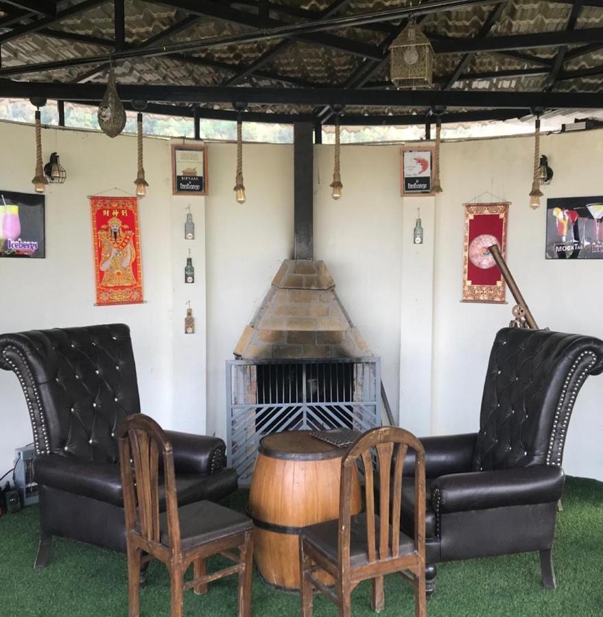 Icebergs Mussoorie - A Boutique Stay And 24 Hrs Roof Top Cafe מראה חיצוני תמונה