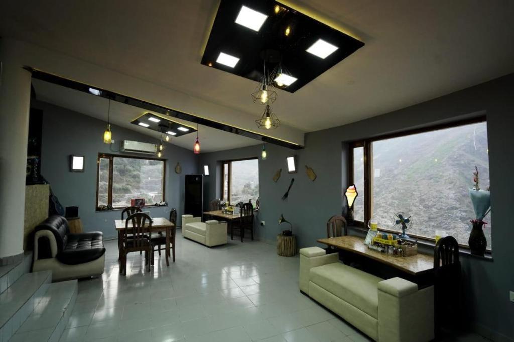 Icebergs Mussoorie - A Boutique Stay And 24 Hrs Roof Top Cafe מראה חיצוני תמונה