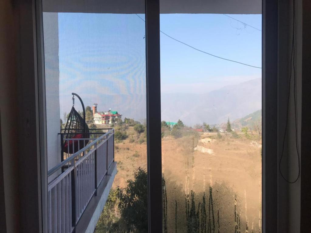 Icebergs Mussoorie - A Boutique Stay And 24 Hrs Roof Top Cafe מראה חיצוני תמונה