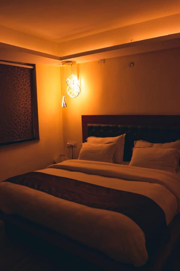 Icebergs Mussoorie - A Boutique Stay And 24 Hrs Roof Top Cafe מראה חיצוני תמונה