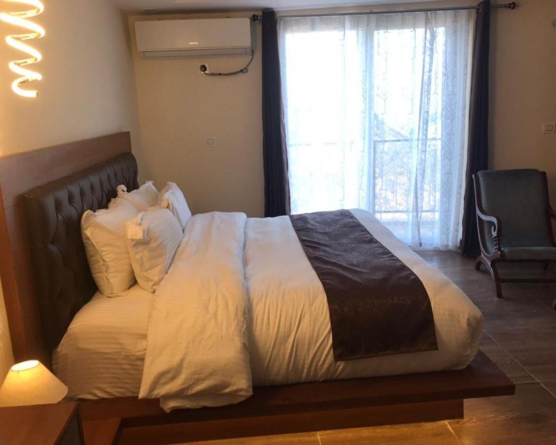 Icebergs Mussoorie - A Boutique Stay And 24 Hrs Roof Top Cafe מראה חיצוני תמונה