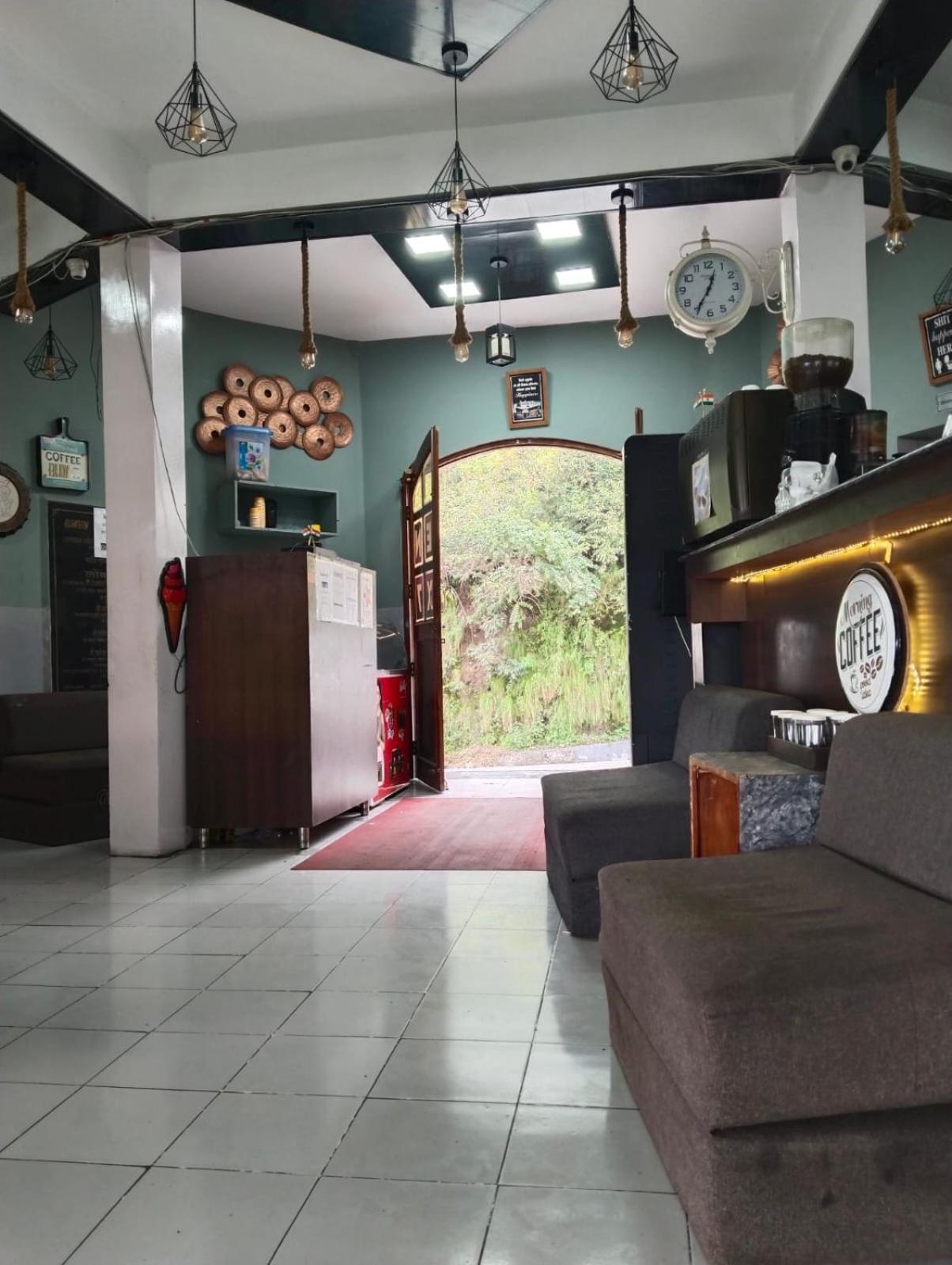 Icebergs Mussoorie - A Boutique Stay And 24 Hrs Roof Top Cafe מראה חיצוני תמונה