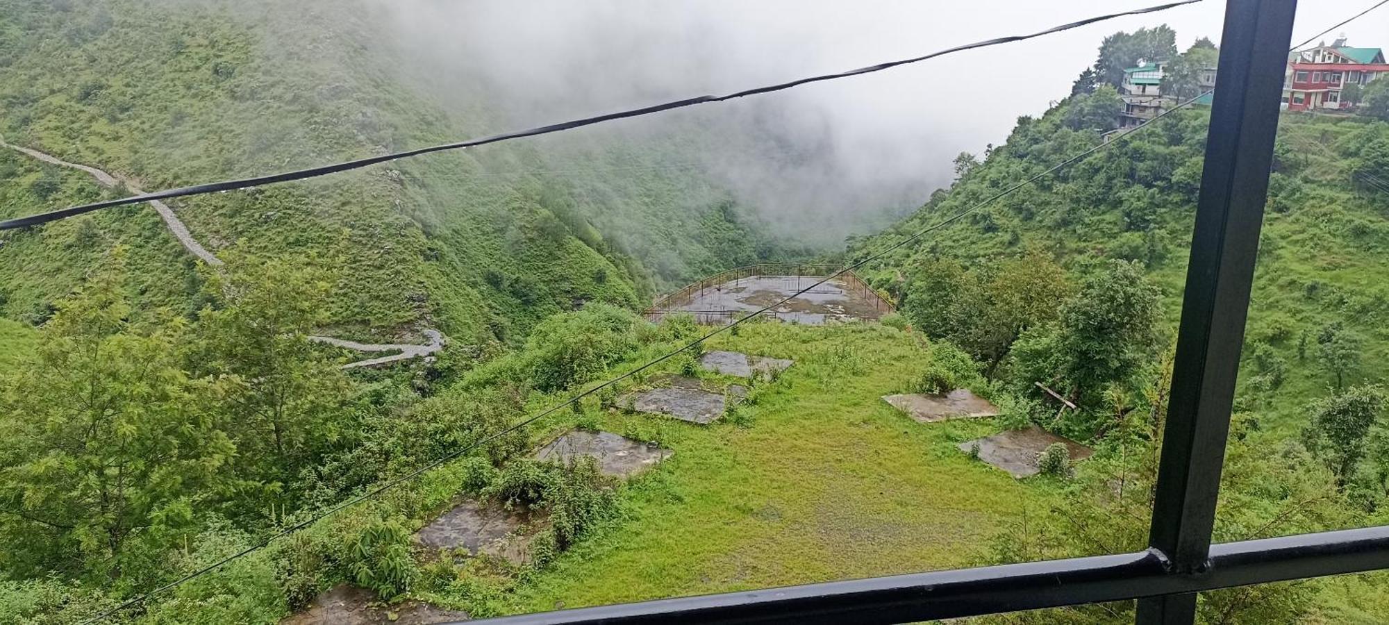 Icebergs Mussoorie - A Boutique Stay And 24 Hrs Roof Top Cafe מראה חיצוני תמונה