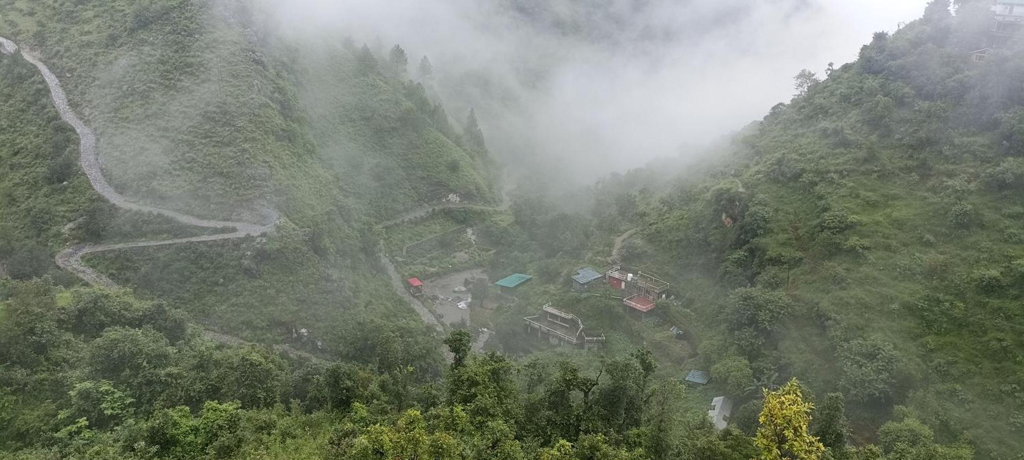 Icebergs Mussoorie - A Boutique Stay And 24 Hrs Roof Top Cafe מראה חיצוני תמונה