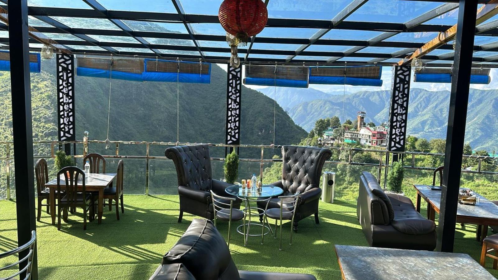 Icebergs Mussoorie - A Boutique Stay And 24 Hrs Roof Top Cafe מראה חיצוני תמונה