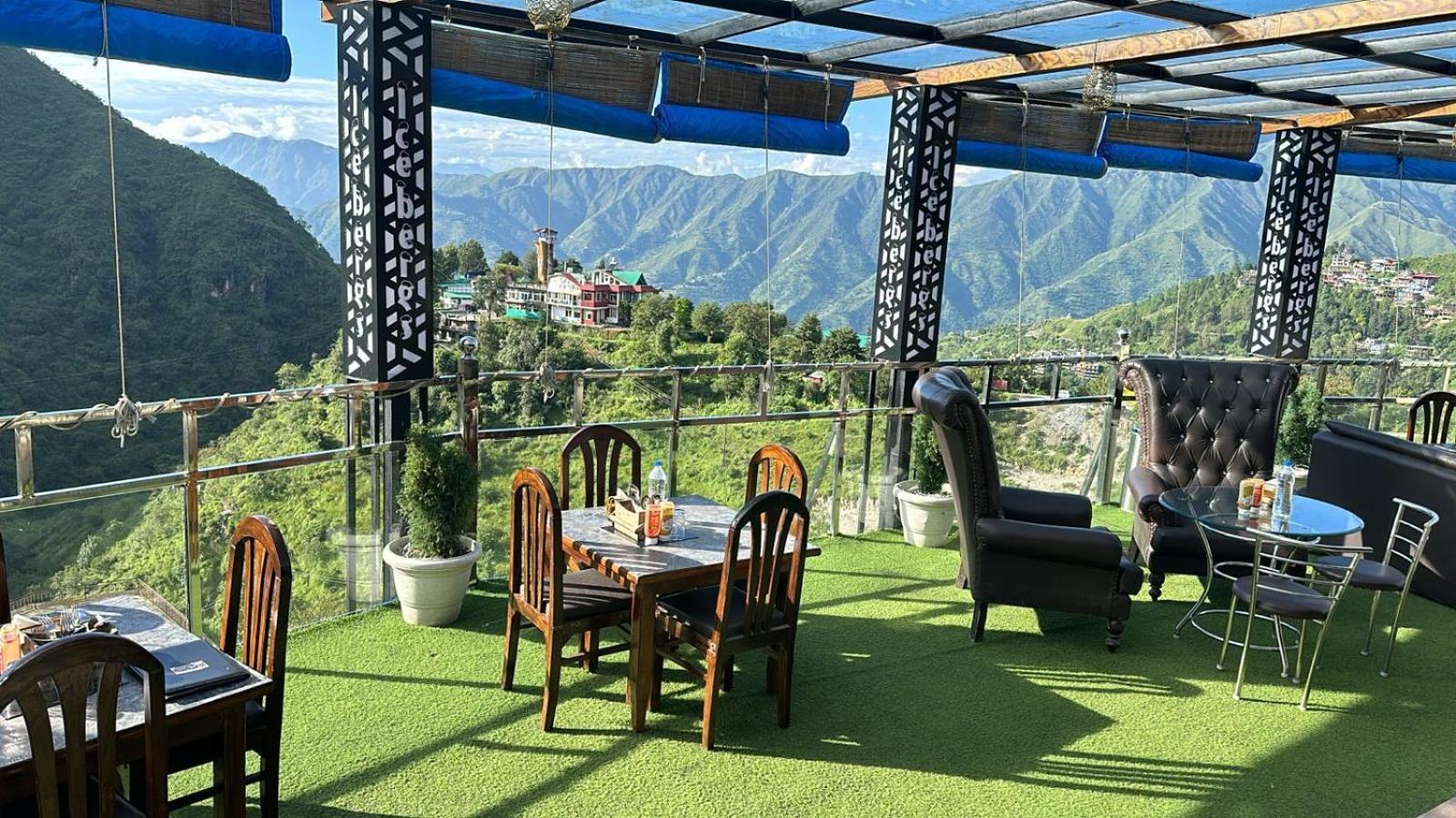 Icebergs Mussoorie - A Boutique Stay And 24 Hrs Roof Top Cafe מראה חיצוני תמונה