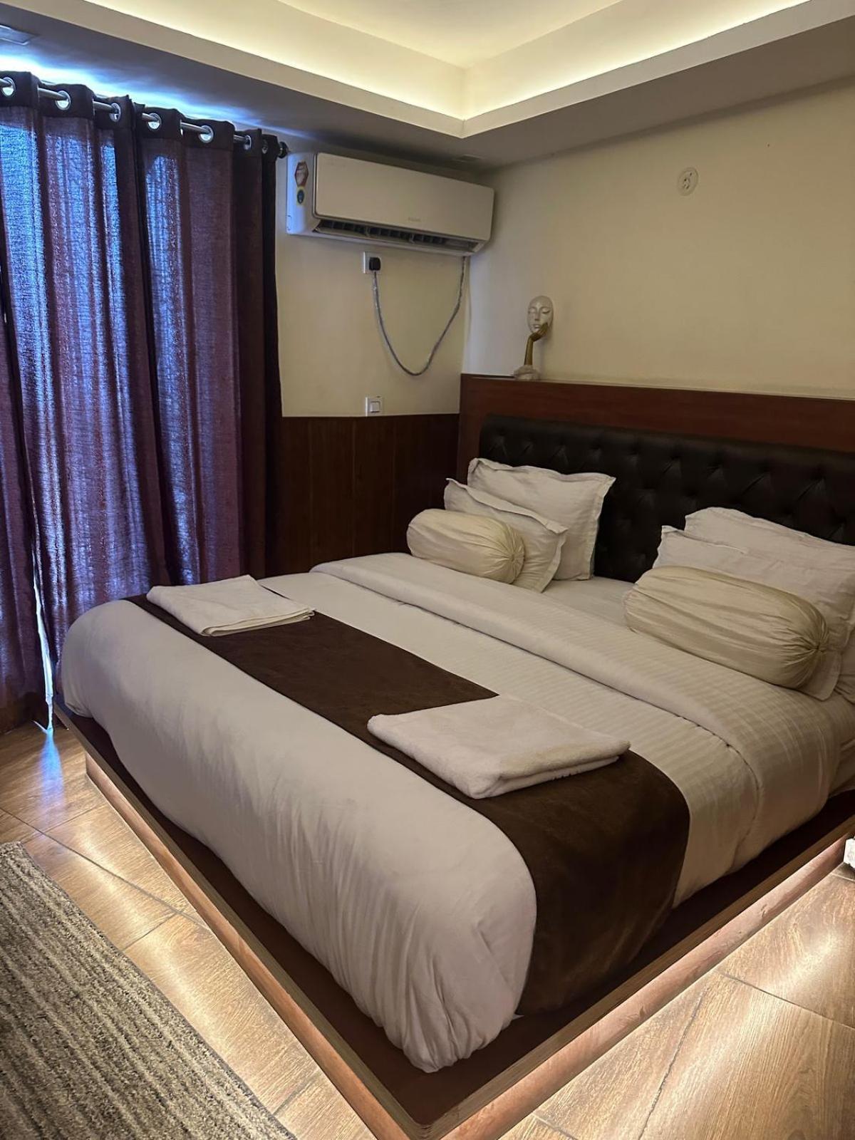 Icebergs Mussoorie - A Boutique Stay And 24 Hrs Roof Top Cafe מראה חיצוני תמונה
