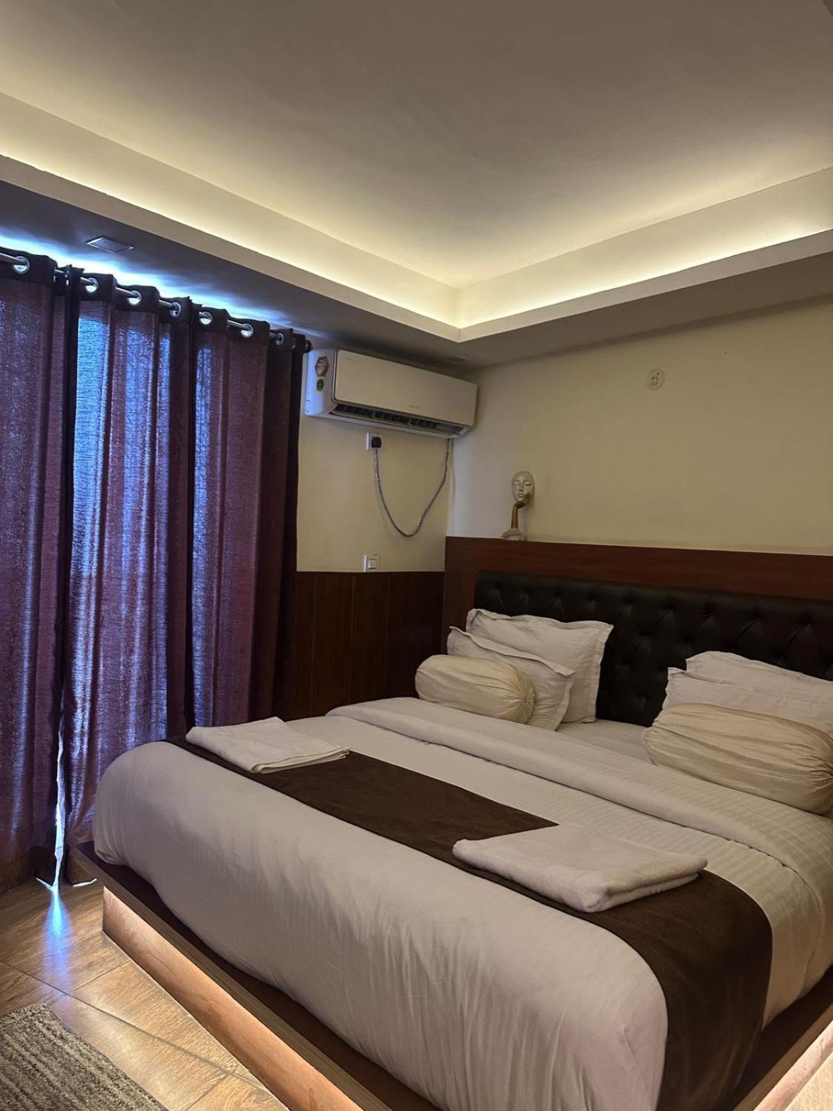 Icebergs Mussoorie - A Boutique Stay And 24 Hrs Roof Top Cafe מראה חיצוני תמונה